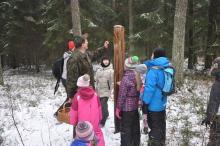 Zimowe zajęcia edukacyjne w lesie